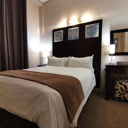 Mapungubwe Hotel Apartments Marshalltown 요하네스버그 객실 사진